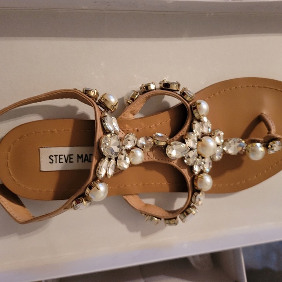 Steven Madden - Picture 1 of 2